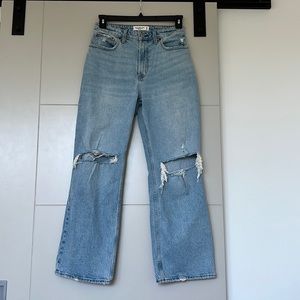 Abercrombie & Fitch 90’s relaxed high rise jean